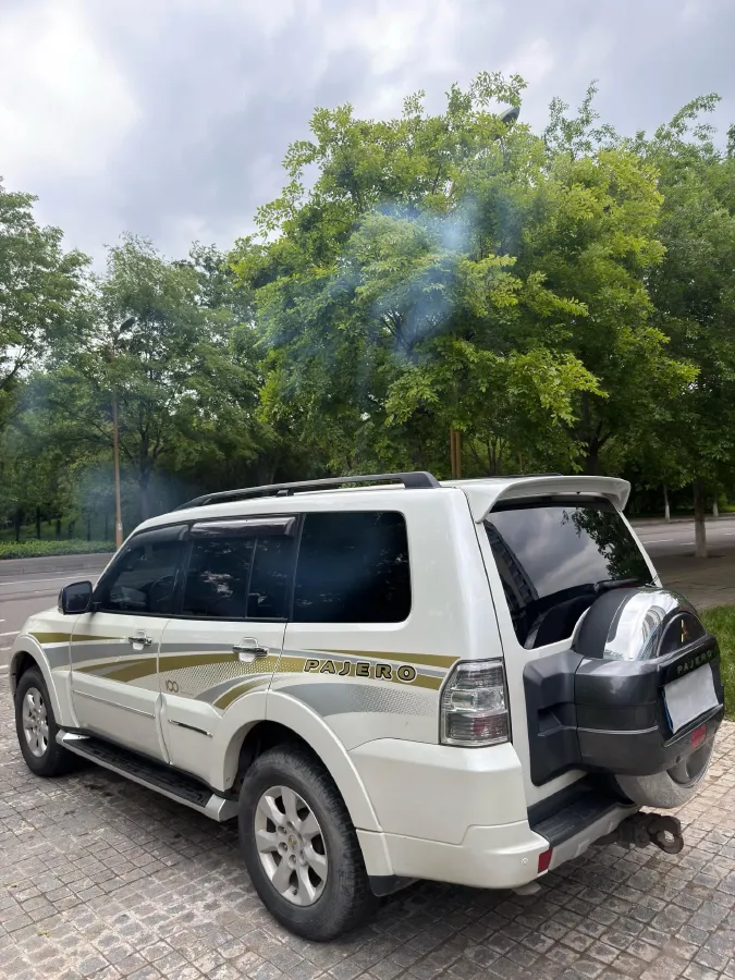 2016 Mitsubishi Pajero 3.0L 174HP V6 5AT,autocango,china used car exporter,china ev exporter,chinese used car exporter,chinese used ev exporter