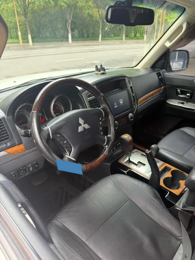 2016 Mitsubishi Pajero 3.0L 174HP V6 5AT,autocango,china used car exporter,china ev exporter,chinese used car exporter,chinese used ev exporter