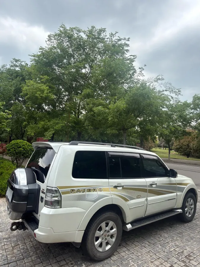 2016 Mitsubishi Pajero 3.0L 174HP V6 5AT,autocango,china used car exporter,china ev exporter,chinese used car exporter,chinese used ev exporter