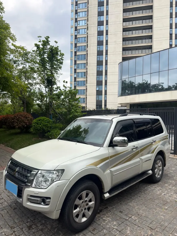 2016 Mitsubishi Pajero 3.0L 174HP V6 5AT,autocango,china used car exporter,china ev exporter,chinese used car exporter,chinese used ev exporter