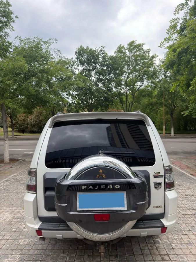 2016 Mitsubishi Pajero 3.0L 174HP V6 5AT,autocango,china used car exporter,china ev exporter,chinese used car exporter,chinese used ev exporter