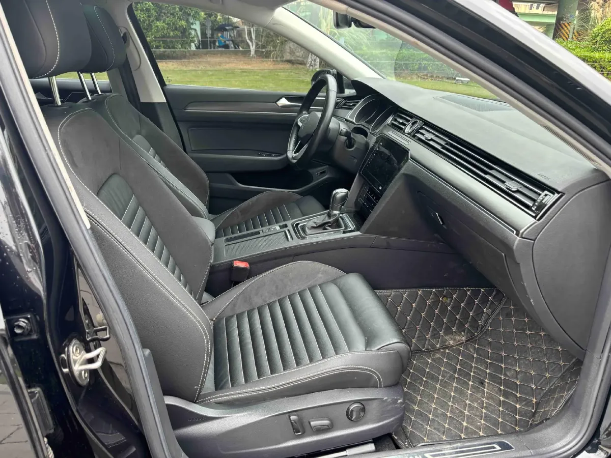 2020 Volkswagen Magotan 2.0T 186HP L4 7DCT,autocango,china used car exporter,china ev exporter,chinese used car exporter,chinese used ev exporter