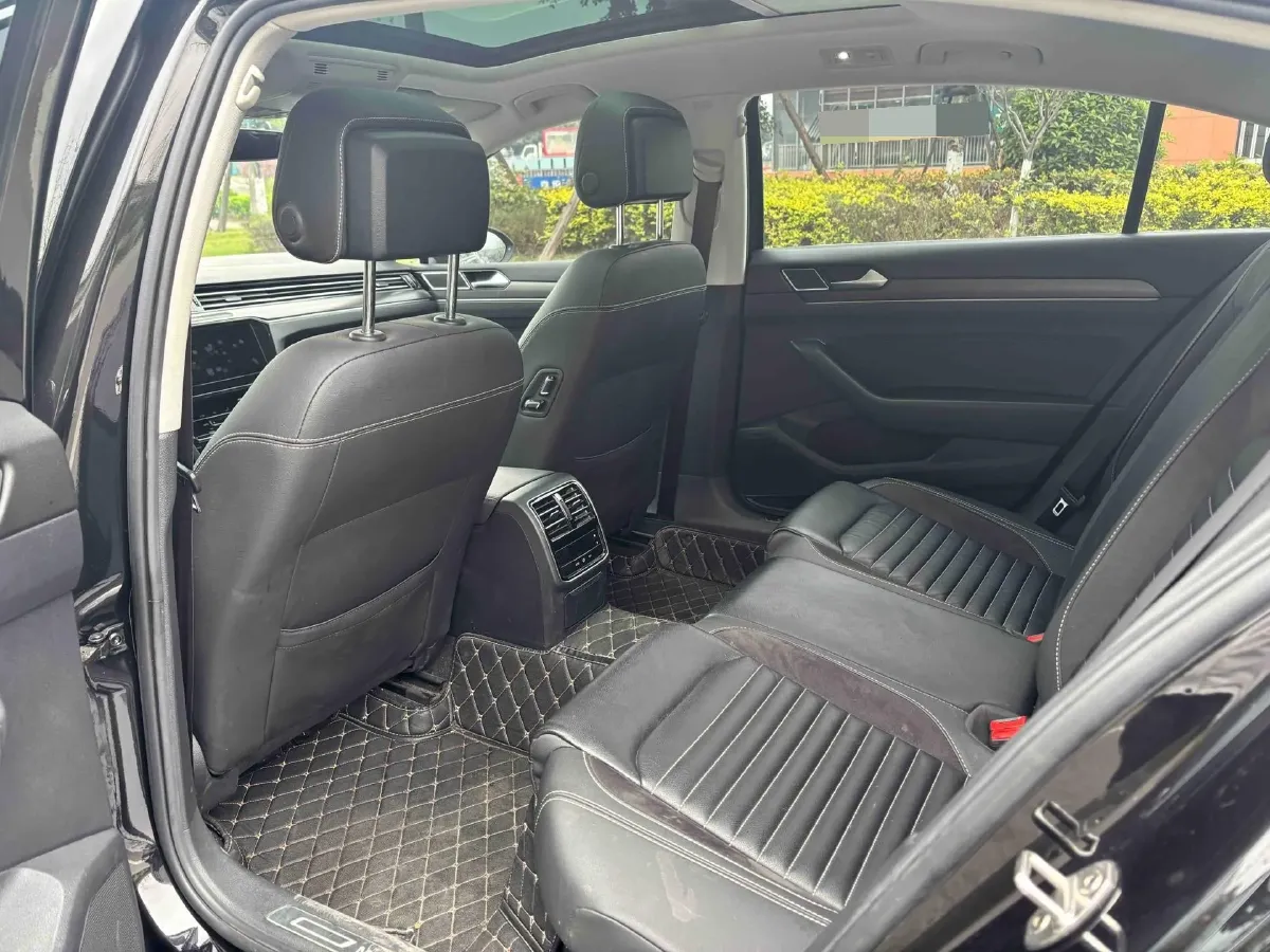 2020 Volkswagen Magotan 2.0T 186HP L4 7DCT,autocango,china used car exporter,china ev exporter,chinese used car exporter,chinese used ev exporter