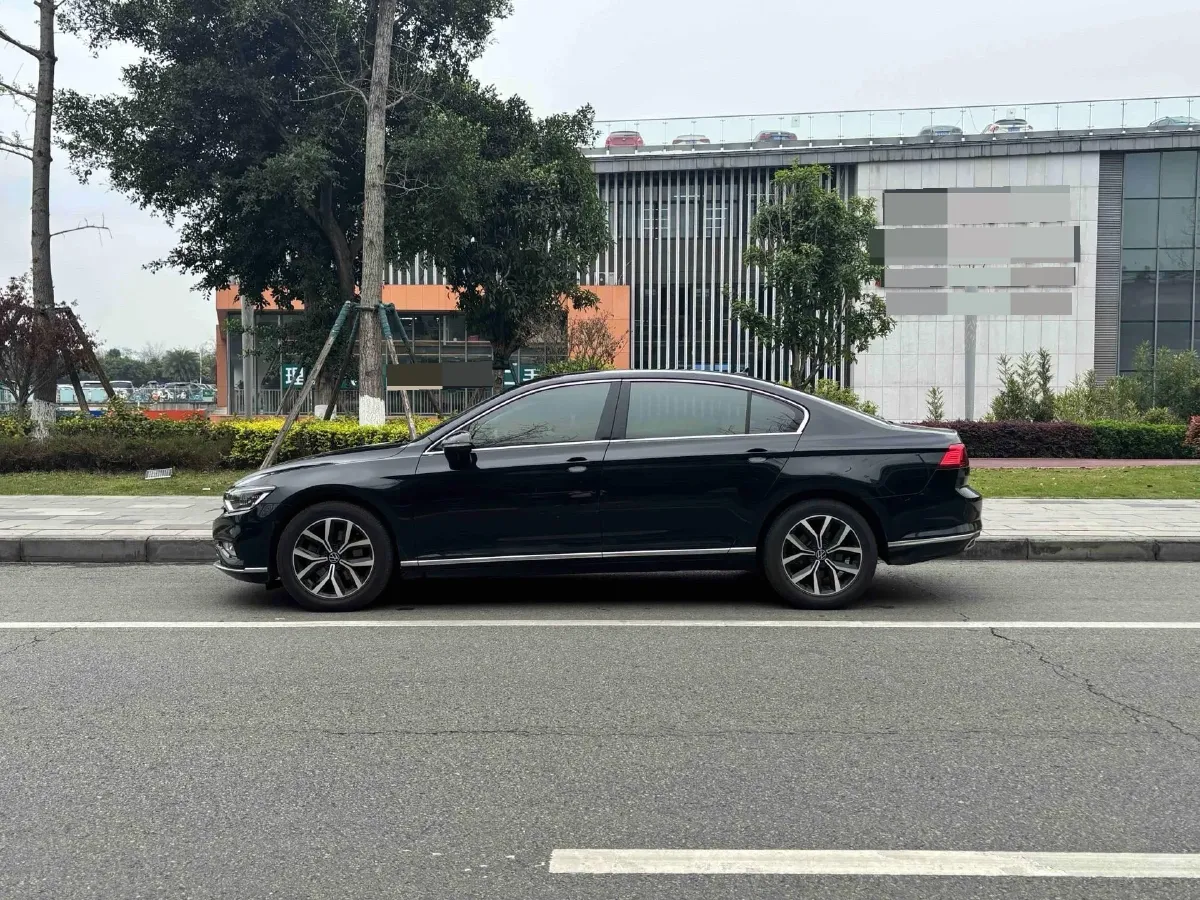 2020 Volkswagen Magotan 2.0T 186HP L4 7DCT,autocango,china used car exporter,china ev exporter,chinese used car exporter,chinese used ev exporter