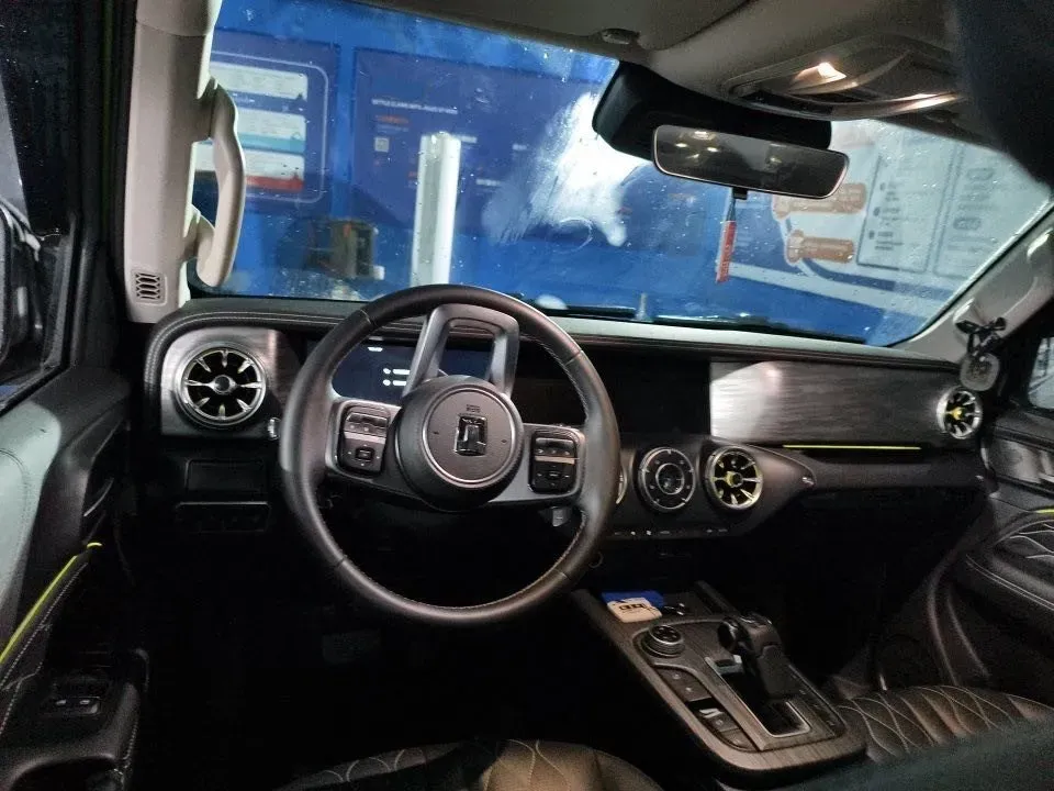 2022 Tank 300 2.0T 227HP L4 8AT,autocango,china used car exporter,china ev exporter,chinese used car exporter,chinese used ev exporter