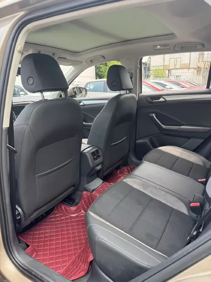 2020 Volkswagen T-Roc 1.4T 131HP L4 7DCT,autocango,china used car exporter,china ev exporter,chinese used car exporter,chinese used ev exporter