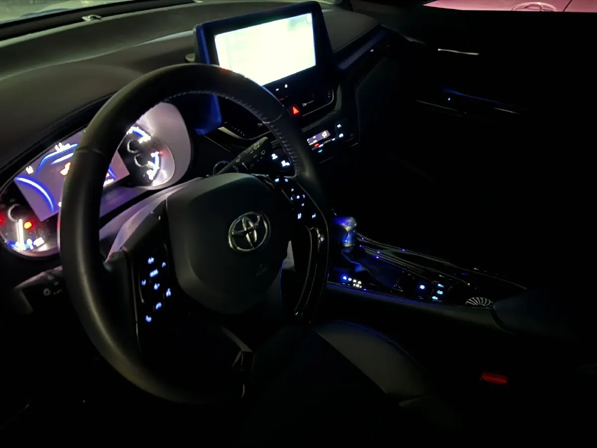 2023 Toyota C-HR 2.0L 171HP L4 CVT,autocango,china used car exporter,china ev exporter,chinese used car exporter,chinese used ev exporter