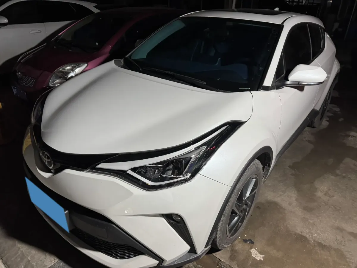 2023 Toyota C-HR 2.0L 171HP L4 CVT,autocango,china used car exporter,china ev exporter,chinese used car exporter,chinese used ev exporter