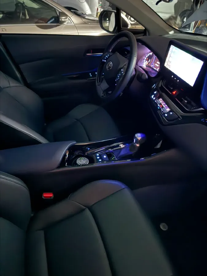 2023 Toyota C-HR 2.0L 171HP L4 CVT,autocango,china used car exporter,china ev exporter,chinese used car exporter,chinese used ev exporter