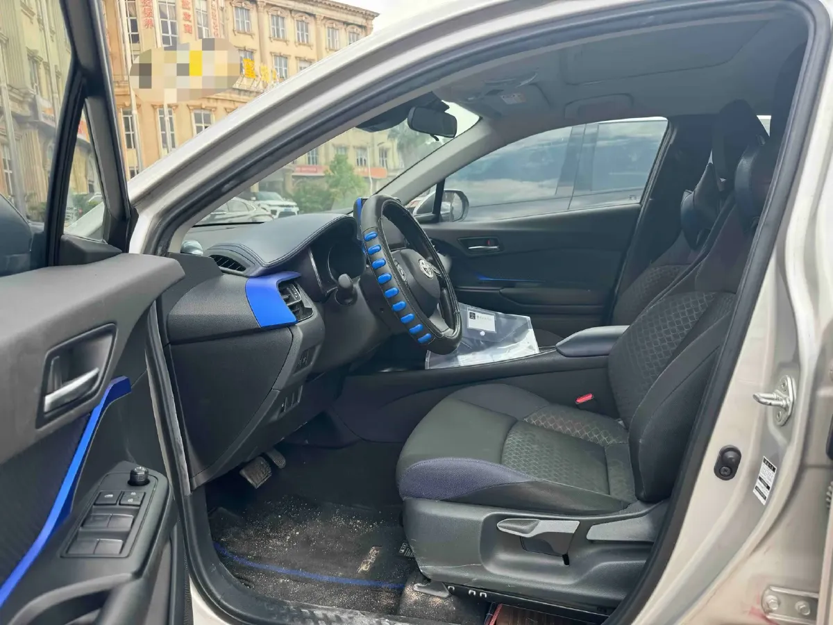 2020 Toyota C-HR 2.0L 171HP L4 CVT,autocango,china used car exporter,china ev exporter,chinese used car exporter,chinese used ev exporter