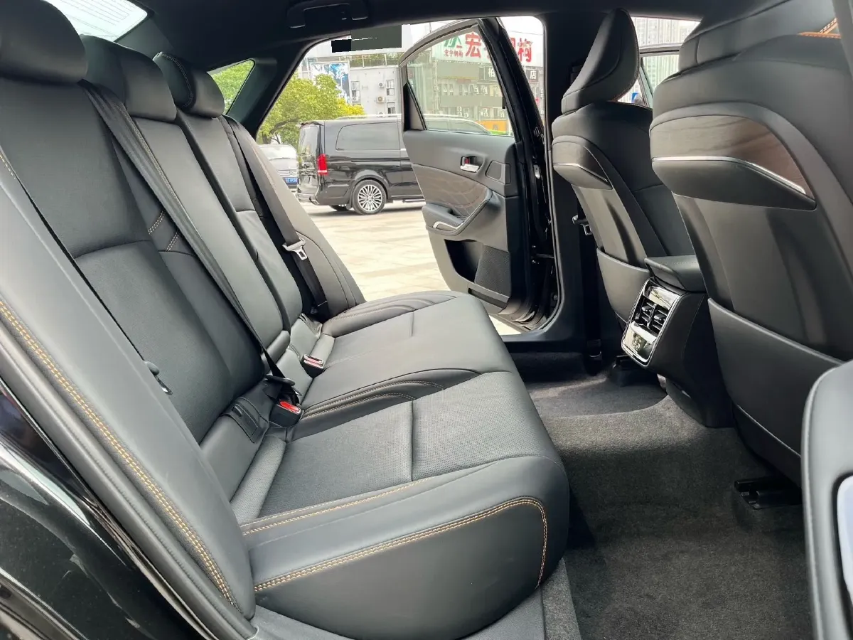 2024 Toyota Avalon 2.0L 173HP L4 CVT,autocango,china used car exporter,china ev exporter,chinese used car exporter,chinese used ev exporter