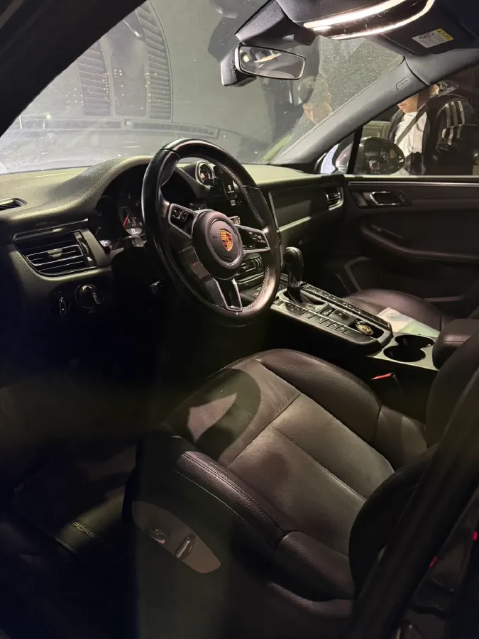 2021 Porsche Macan 2.0T 252HP L4 7DCT,autocango,china used car exporter,china ev exporter,chinese used car exporter,chinese used ev exporter