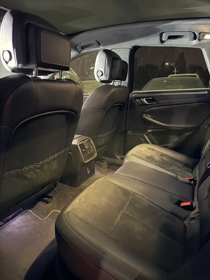 2021 Porsche Macan 2.0T 252HP L4 7DCT,autocango,china used car exporter,china ev exporter,chinese used car exporter,chinese used ev exporter