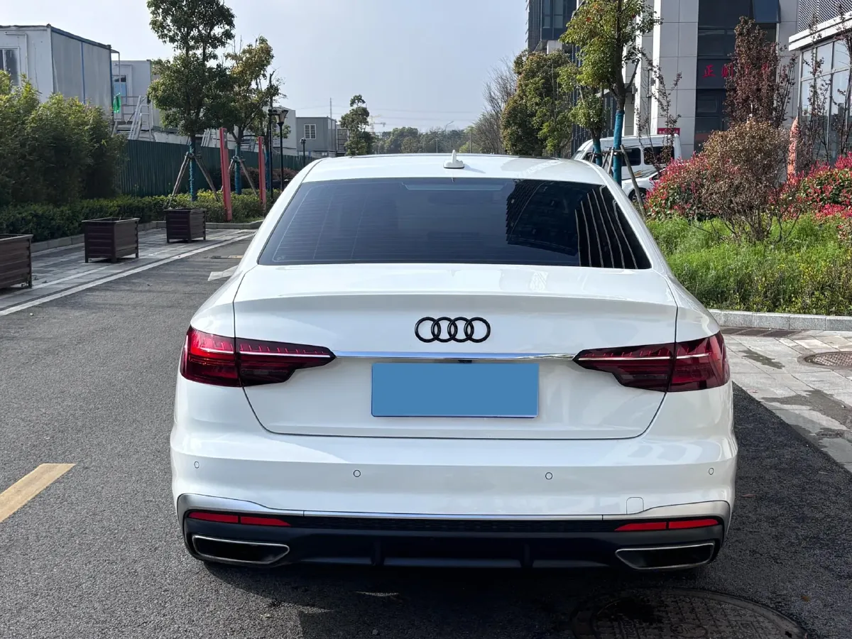 2020 Audi A4L 2.0T 190HP L4 7DCT,autocango,china used car exporter,china ev exporter,chinese used car exporter,chinese used ev exporter