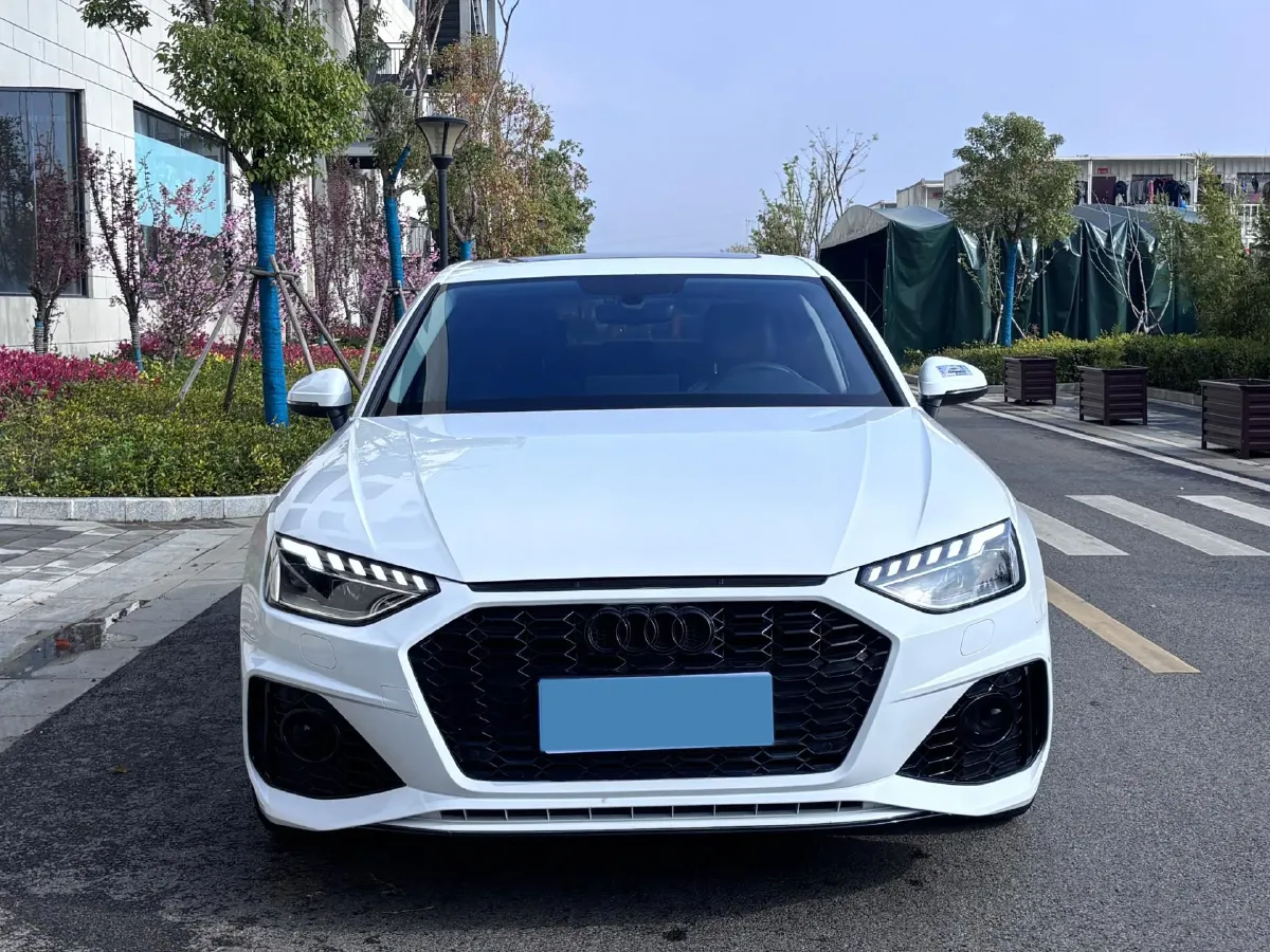 2020 Audi A4L 2.0T 190HP L4 7DCT,autocango,china used car exporter,china ev exporter,chinese used car exporter,chinese used ev exporter