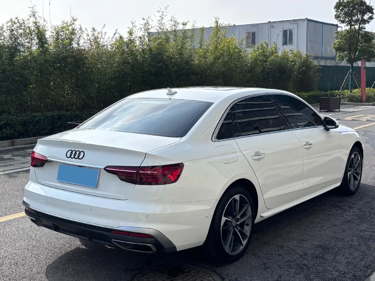 2020 Audi A4L 2.0T 190HP L4 7DCT,autocango,china used car exporter,china ev exporter,chinese used car exporter,chinese used ev exporter