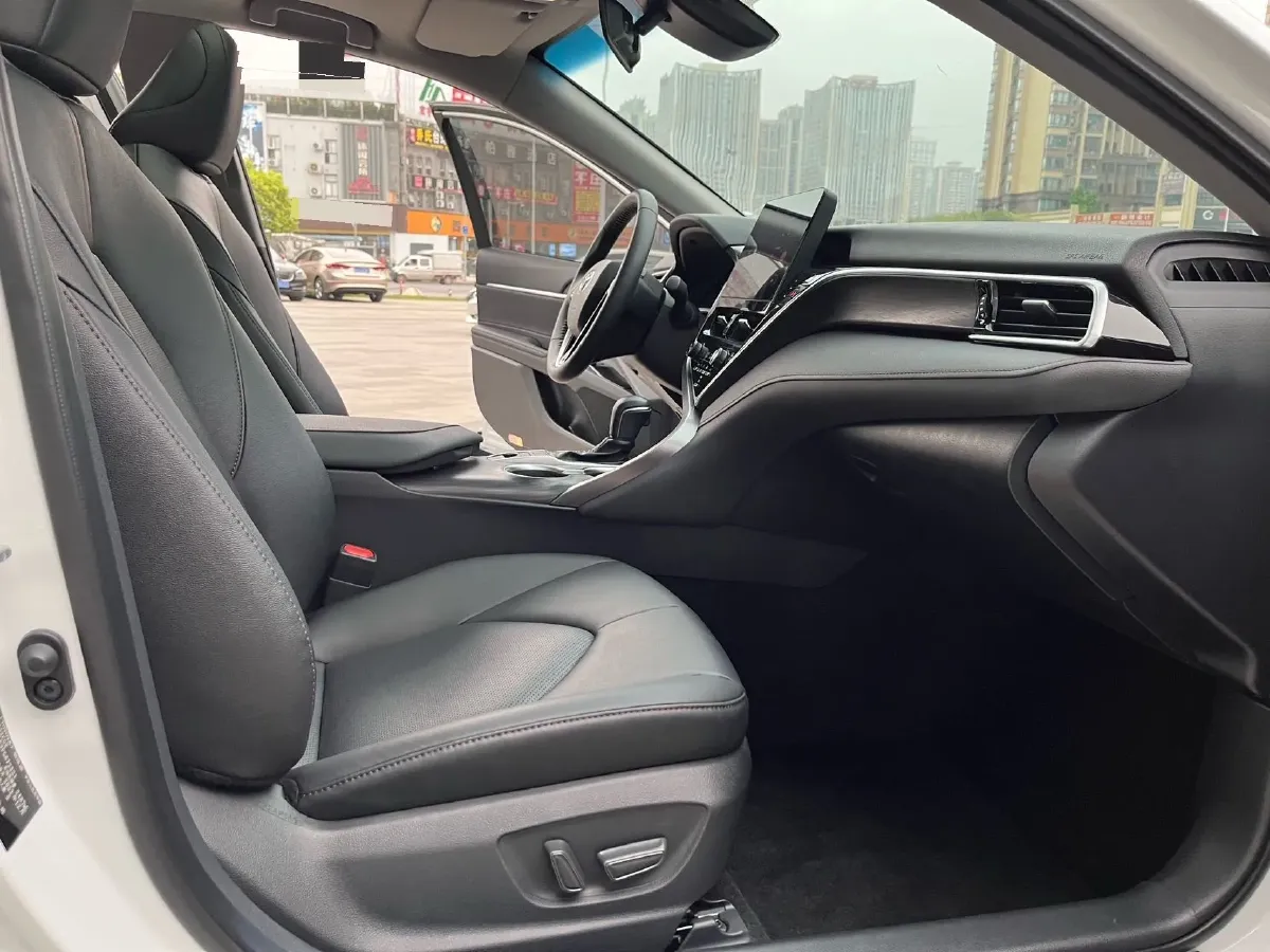 2023 Toyota Camry 2.5L 207HP L4 8AT,autocango,china used car exporter,china ev exporter,chinese used car exporter,chinese used ev exporter