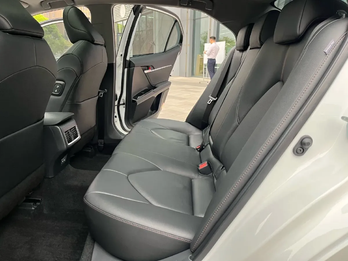 2023 Toyota Camry 2.5L 207HP L4 8AT,autocango,china used car exporter,china ev exporter,chinese used car exporter,chinese used ev exporter