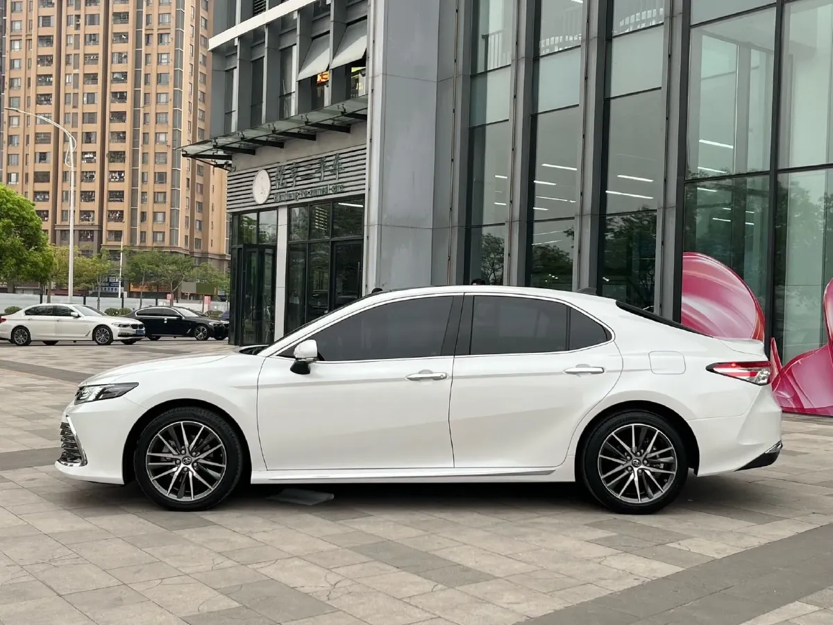 2023 Toyota Camry 2.5L 207HP L4 8AT,autocango,china used car exporter,china ev exporter,chinese used car exporter,chinese used ev exporter