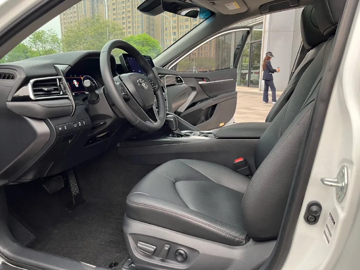 2023 Toyota Camry 2.5L 207HP L4 8AT,autocango,china used car exporter,china ev exporter,chinese used car exporter,chinese used ev exporter