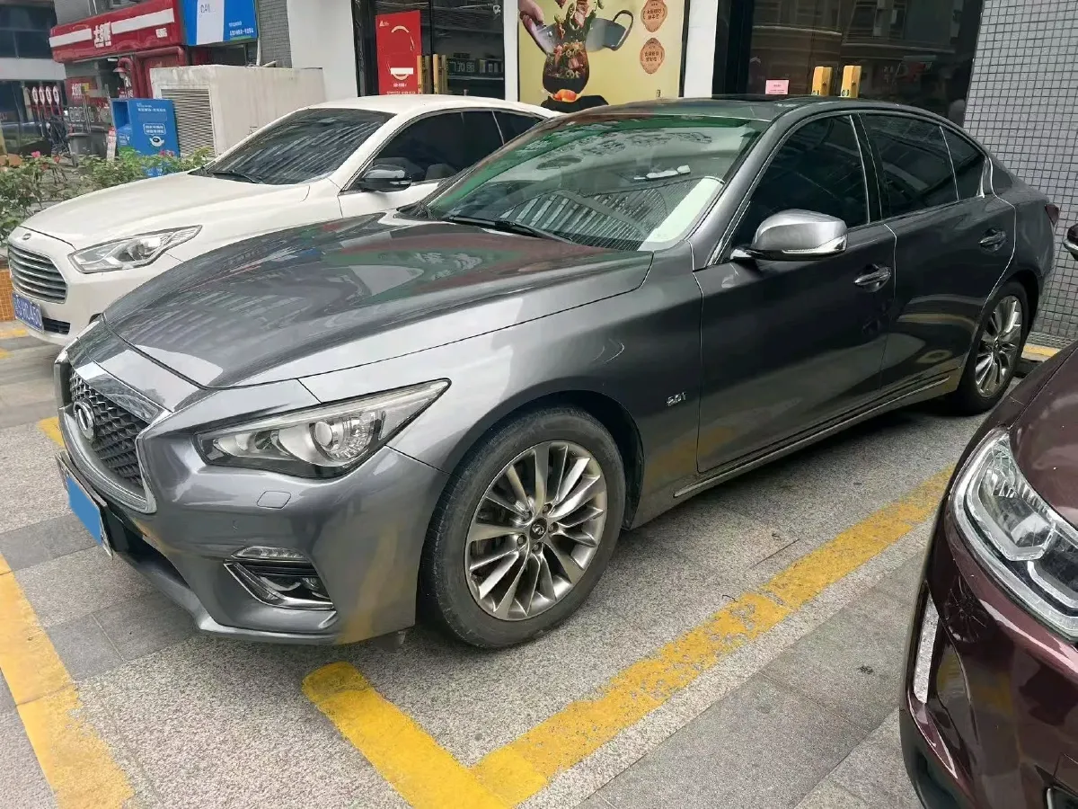 2018 Jeep Grand Commander 2.0T 265HP L4 9AT,autocango,china used car exporter,china ev exporter,chinese used car exporter,chinese used ev exporter