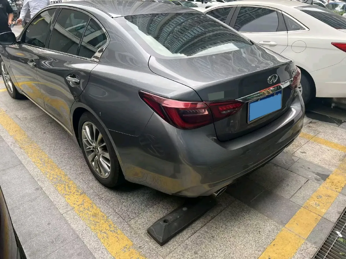 2018 Jeep Grand Commander 2.0T 265HP L4 9AT,autocango,china used car exporter,china ev exporter,chinese used car exporter,chinese used ev exporter