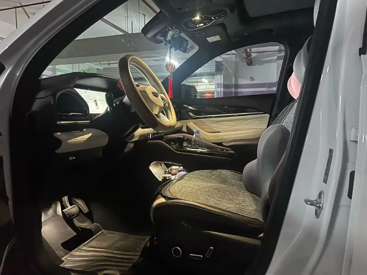 2021 Geely Monjaro 2.0T 218HP L4 7DCT,autocango,china used car exporter,china ev exporter,chinese used car exporter,chinese used ev exporter