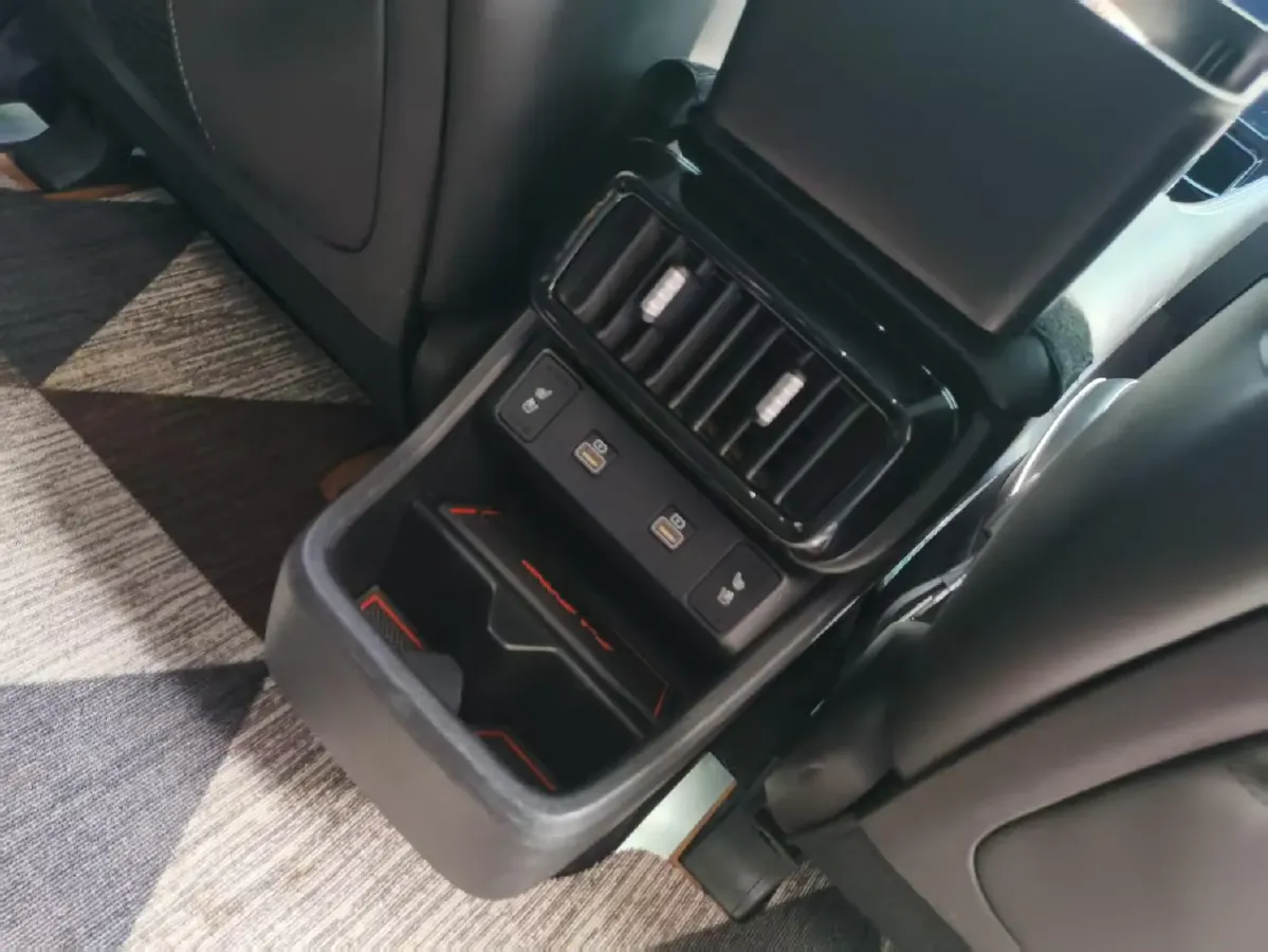 2021 Hyundai Custo 1.5T 170HP L4 8AT,autocango,china used car exporter,china ev exporter,chinese used car exporter,chinese used ev exporter