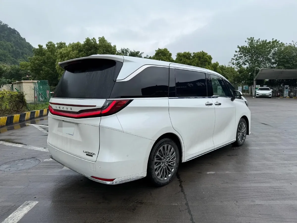 2023 Lexus LM 2.4T 271HP L4 6AT Hybrid,autocango,china used car exporter,china ev exporter,chinese used car exporter,chinese used ev exporter