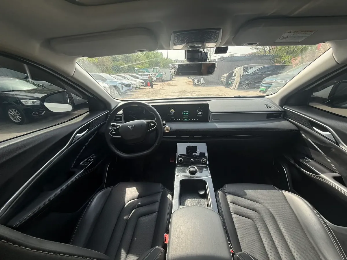 2022 Venucia Grand V 1.5T 190HP L4 7DCT,autocango,china used car exporter,china ev exporter,chinese used car exporter,chinese used ev exporter