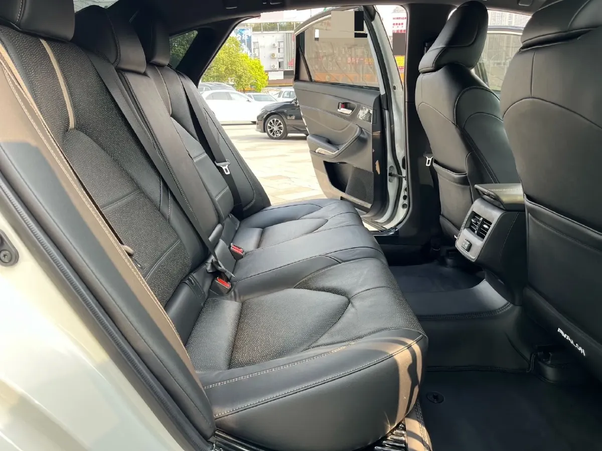 2022 Toyota Avalon 2.5L 209HP L4 8AT,autocango,china used car exporter,china ev exporter,chinese used car exporter,chinese used ev exporter