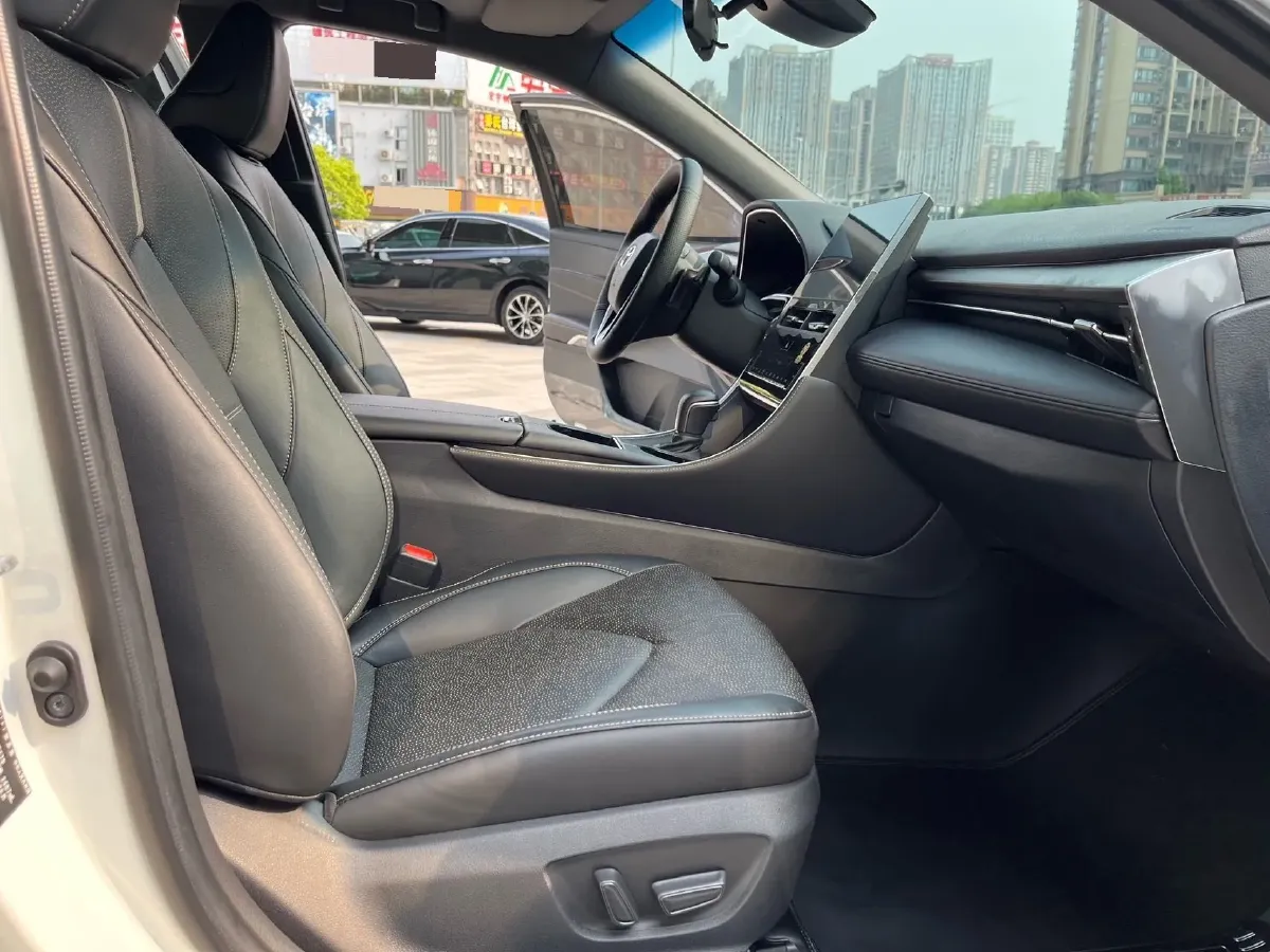 2022 Toyota Avalon 2.5L 209HP L4 8AT,autocango,china used car exporter,china ev exporter,chinese used car exporter,chinese used ev exporter