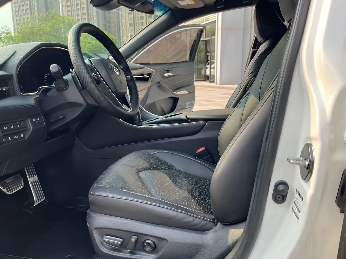 2022 Toyota Avalon 2.5L 209HP L4 8AT,autocango,china used car exporter,china ev exporter,chinese used car exporter,chinese used ev exporter