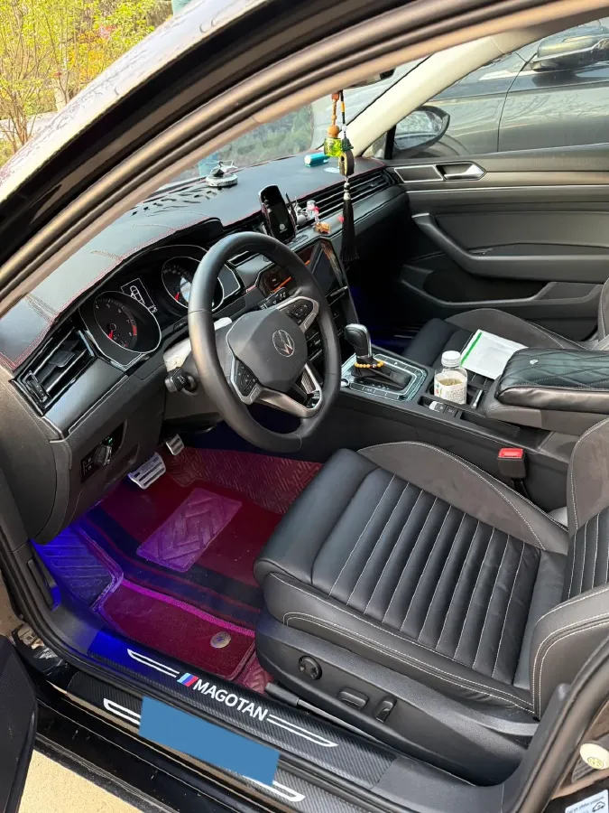 2020 Volkswagen Magotan 2.0T 186HP L4 7DCT,autocango,china used car exporter,china ev exporter,chinese used car exporter,chinese used ev exporter