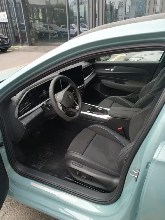 2026 Volkswagen Passat 2.0T 220HP L4 7DCT,autocango,china used car exporter,china ev exporter,chinese used car exporter,chinese used ev exporter