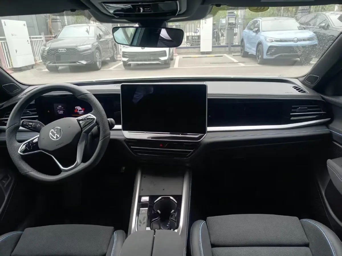 2026 Volkswagen Passat 2.0T 220HP L4 7DCT,autocango,china used car exporter,china ev exporter,chinese used car exporter,chinese used ev exporter