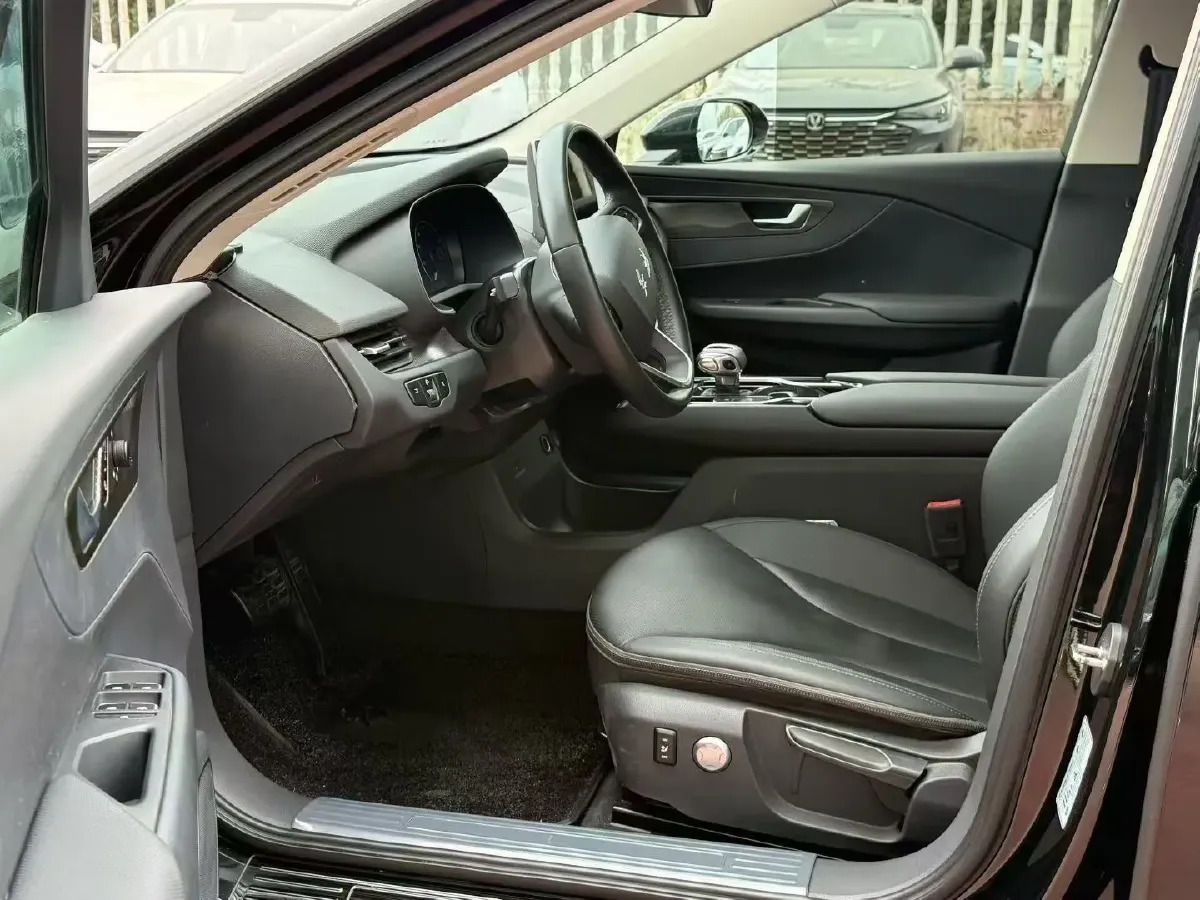 2024 HongQi E-QM5 BEV 72KWH,autocango,china used car exporter,china ev exporter,chinese used car exporter,chinese used ev exporter