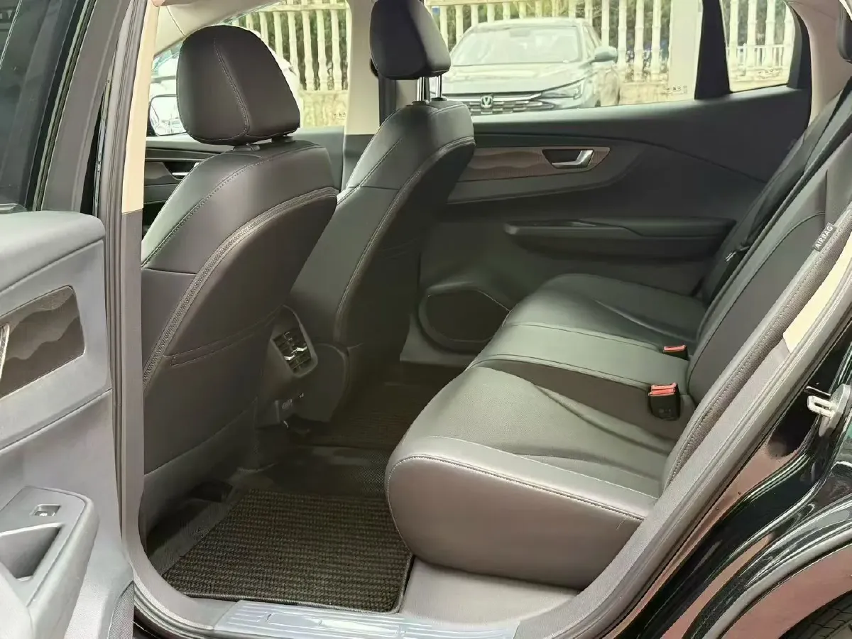 2024 HongQi E-QM5 BEV 72KWH,autocango,china used car exporter,china ev exporter,chinese used car exporter,chinese used ev exporter