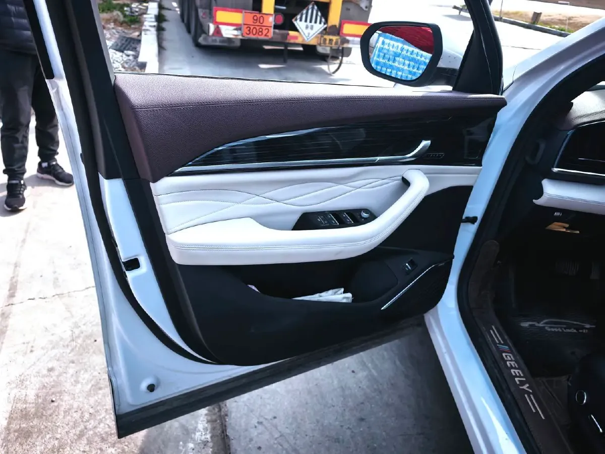 2021 Geely Monjaro 2.0T 238HP L4 8AT,autocango,china used car exporter,china ev exporter,chinese used car exporter,chinese used ev exporter