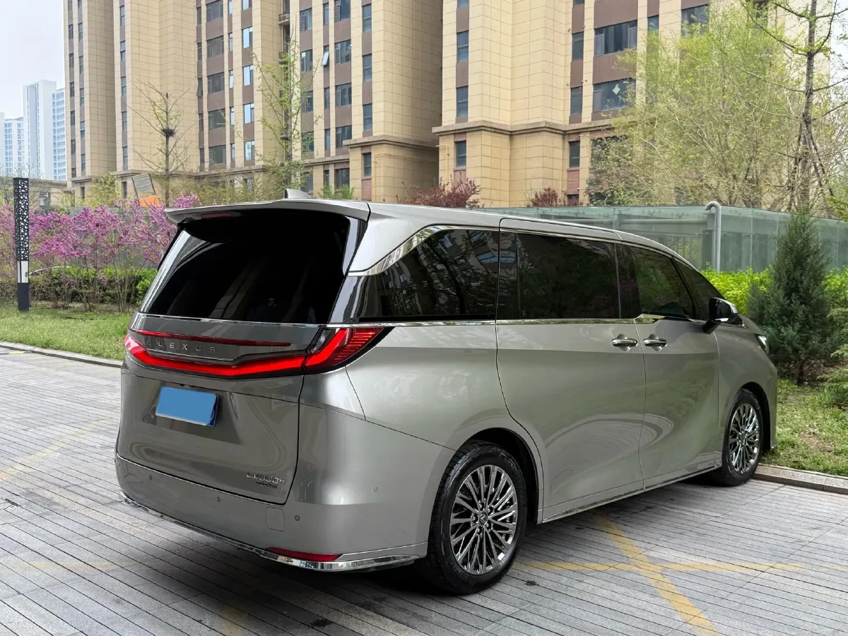 2025 Lexus LM 2.4T 271HP L4 6AT Hybrid,autocango,china used car exporter,china ev exporter,chinese used car exporter,chinese used ev exporter