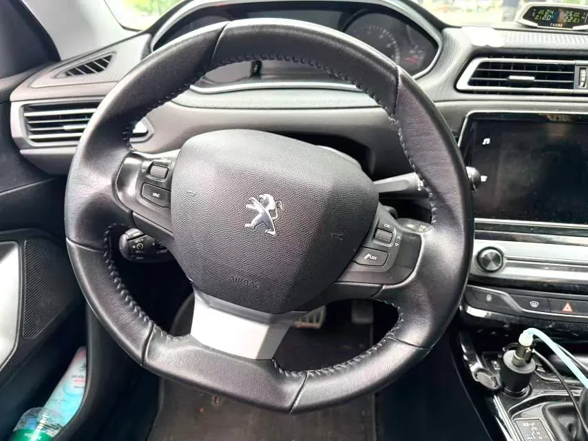 2018 Peugeot 308 1.2T 136HP L3 6AT,autocango,china used car exporter,china ev exporter,chinese used car exporter,chinese used ev exporter