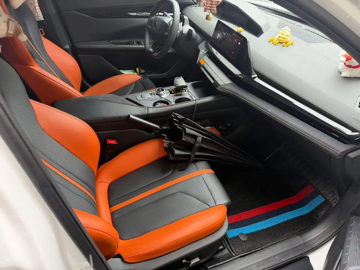 2024 ChangAn UNI-V 1.5T 188HP L4 7DCT,autocango,china used car exporter,china ev exporter,chinese used car exporter,chinese used ev exporter