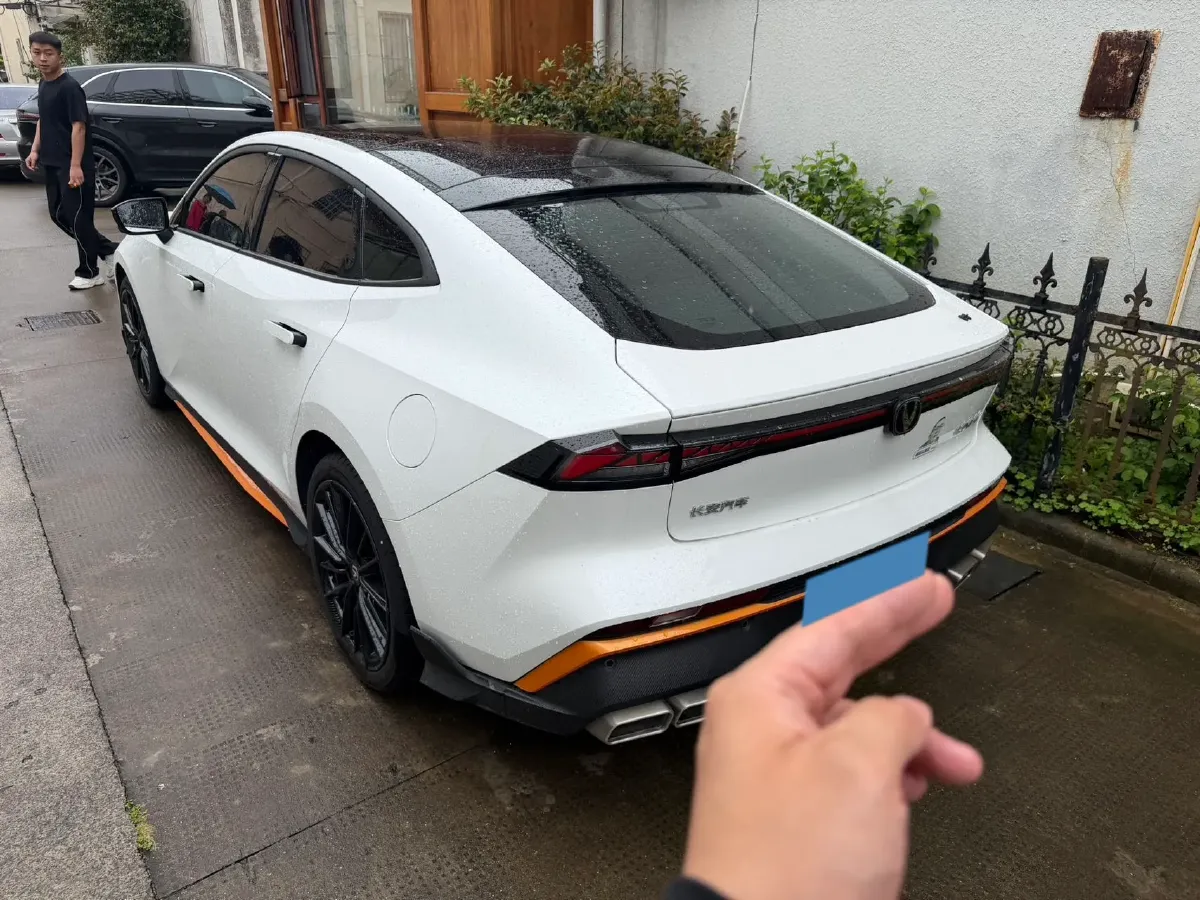 2024 ChangAn UNI-V 1.5T 188HP L4 7DCT,autocango,china used car exporter,china ev exporter,chinese used car exporter,chinese used ev exporter