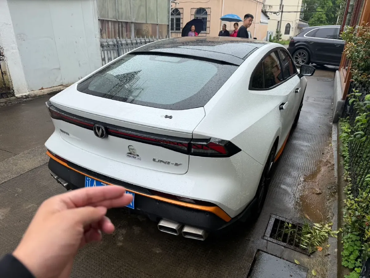 2024 ChangAn UNI-V 1.5T 188HP L4 7DCT,autocango,china used car exporter,china ev exporter,chinese used car exporter,chinese used ev exporter