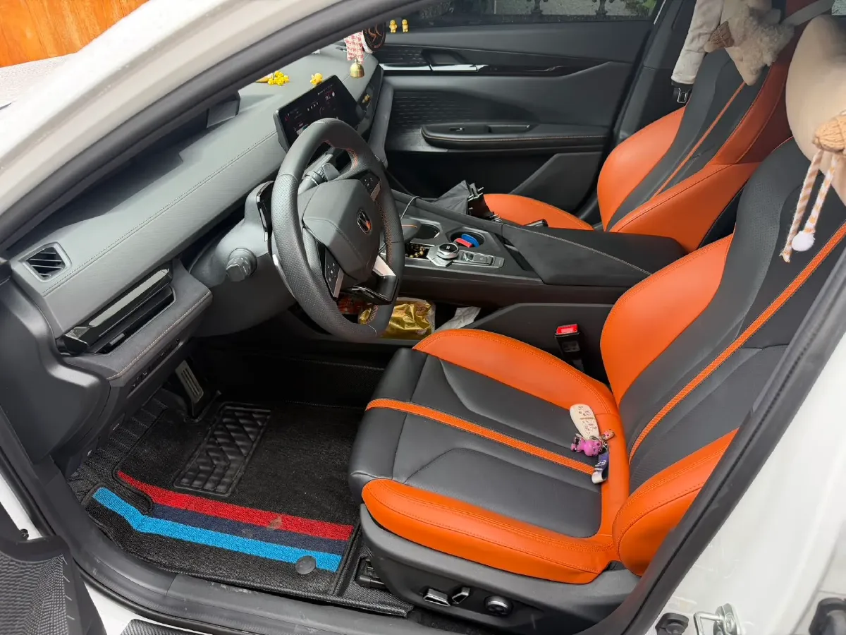 2024 ChangAn UNI-V 1.5T 188HP L4 7DCT,autocango,china used car exporter,china ev exporter,chinese used car exporter,chinese used ev exporter