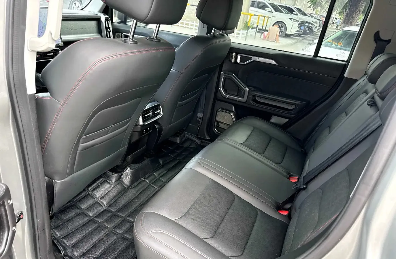 2023 Jetour Traveller 2.0T 254HP L4 7DCT,autocango,china used car exporter,china ev exporter,chinese used car exporter,chinese used ev exporter