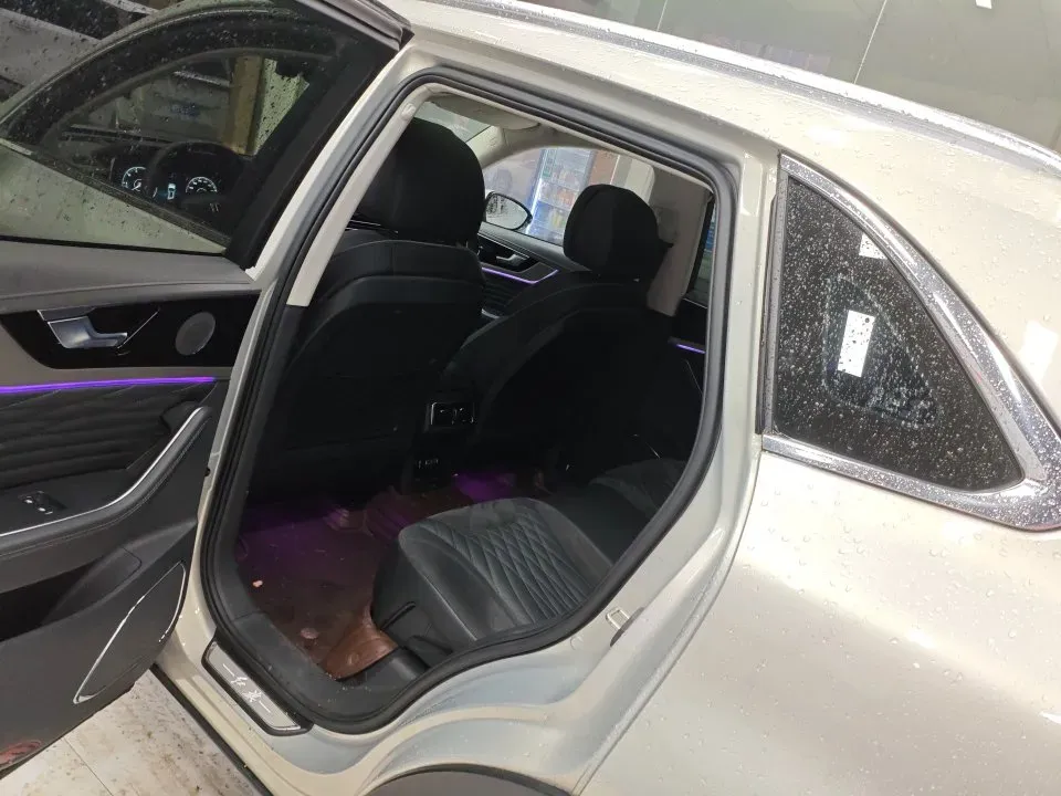 2022 HongQi HS5 2.0T 224HP L4 6AT,autocango,china used car exporter,china ev exporter,chinese used car exporter,chinese used ev exporter