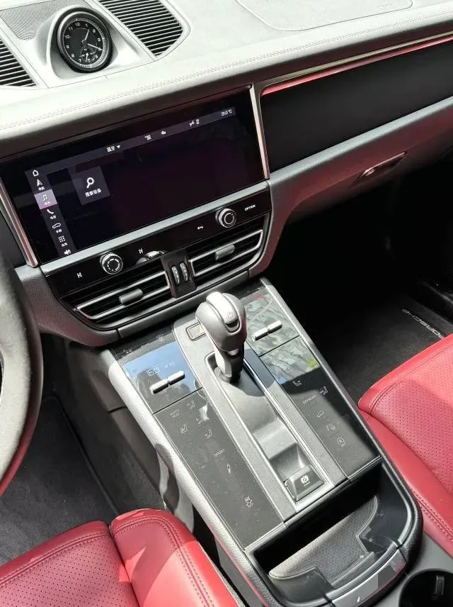 2023 Porsche Macan 2.0T 265HP L4 7DCT,autocango,china used car exporter,china ev exporter,chinese used car exporter,chinese used ev exporter