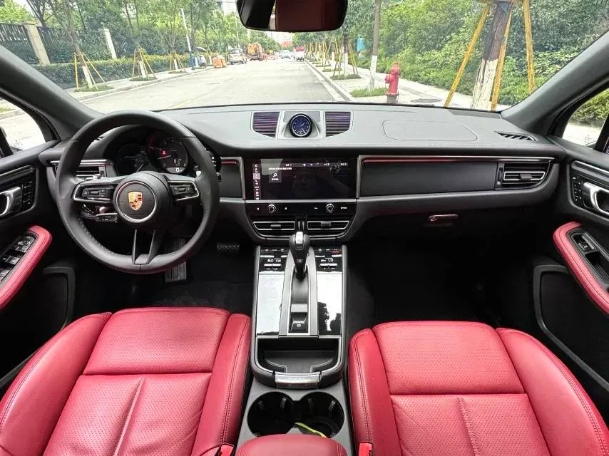 2023 Porsche Macan 2.0T 265HP L4 7DCT,autocango,china used car exporter,china ev exporter,chinese used car exporter,chinese used ev exporter