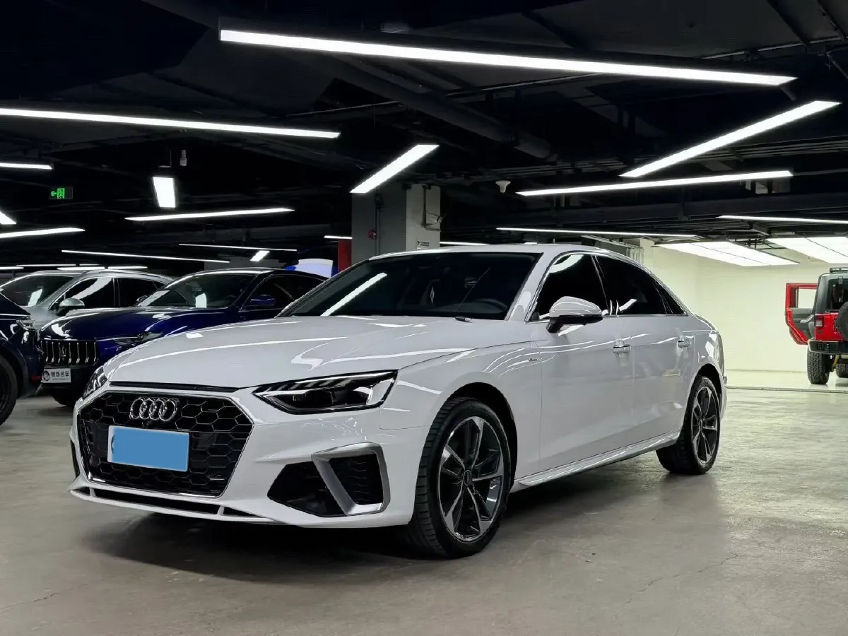 2023 Audi A4L 2.0T 190HP L4 7DCT,autocango,china used car exporter,china ev exporter,chinese used car exporter,chinese used ev exporter